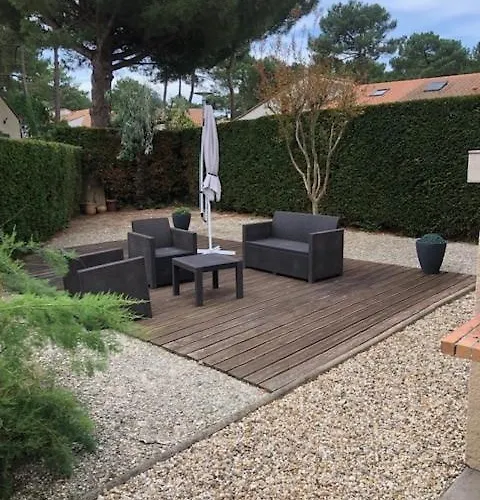 Family House For 8 People In La Palmyre Villa *